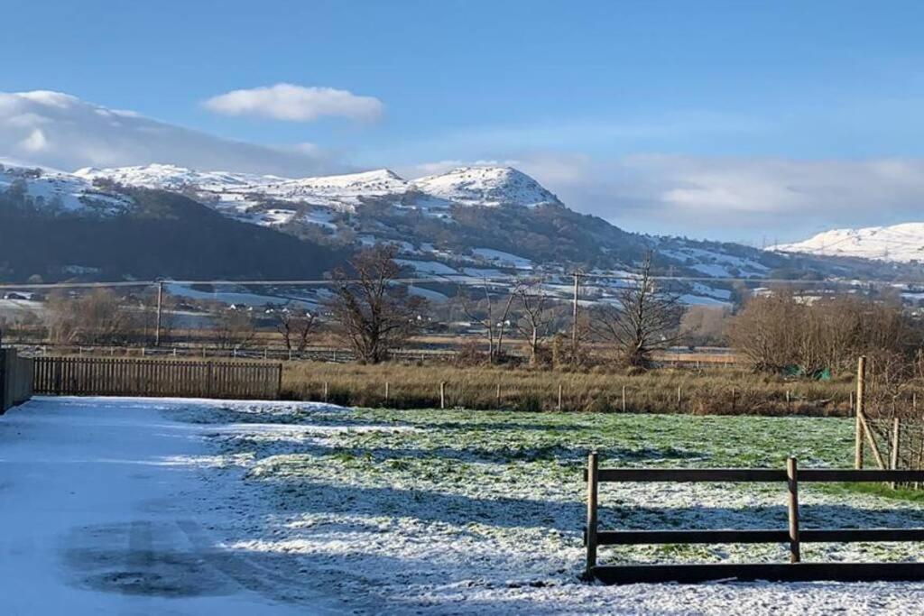 Semi Detached Cottage Snowdonia With Hot Tub Tal-y-Cafn Екстер'єр фото